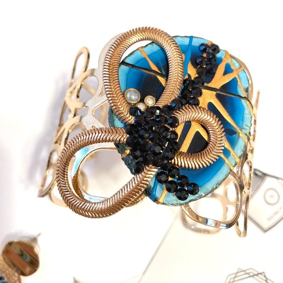 Gold Bracelet Bangle with Blue Agate with Onyx Stones DESIGNER - Picture 3 of 4